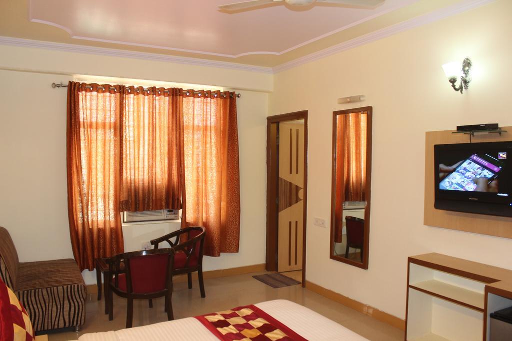 Hotel Muskan Palace Jaipur Bagian luar foto